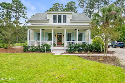 43 Dolphin Point Dr, Beaufort, SC 29907