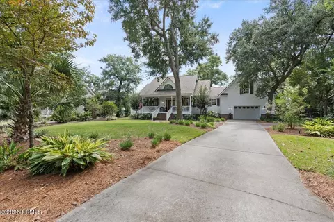 70 Downing Dr, Beaufort, SC 29907