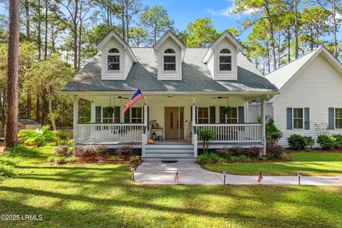 525 Sams Point Rd, Beaufort, SC 29907