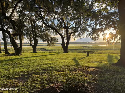 20 Mccalley Creek Ln, Seabrook, SC 29940