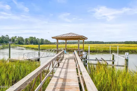 87 Petigru Dr, Beaufort, SC 29902