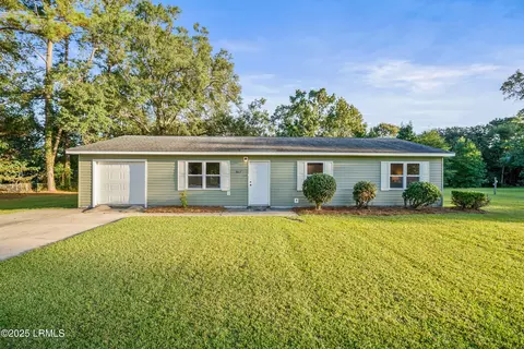 5617 Frederick Dr, Beaufort, SC 29906