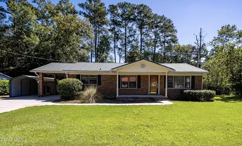 105 Pinewood St, Walterboro, SC 29488