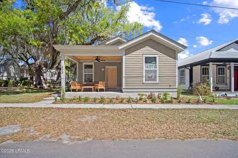 824 15th St, Port Royal, SC 29935