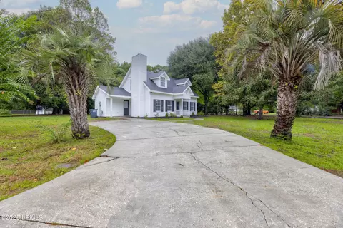 2 Venice Ct, Beaufort, SC 29907