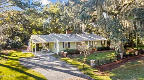 2312 Depot Rd, Beaufort, SC 29902