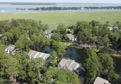 32 Quartermaster Ln, Hilton Head Island, SC 29928