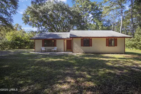 55 Lakeview Dr, Ridgeland, SC 29936