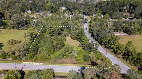 34 Meadowbrook Dr S, Beaufort, SC 29907