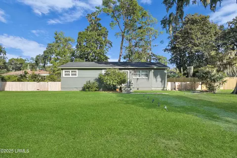 1109 Old Trail Rd, Beaufort, SC 29902