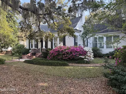 2102 North St, Beaufort, SC 29902