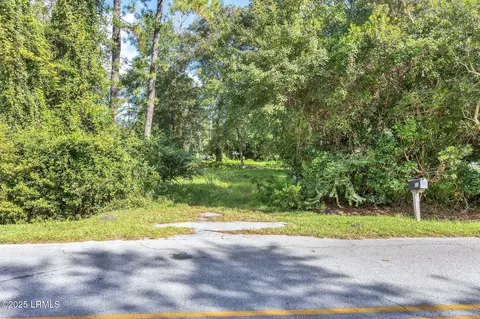 24 Hildebrand Dr, Bluffton, SC 29910