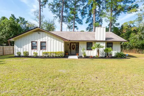 604 Huguenin Dr, Beaufort, SC 29902