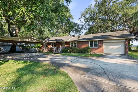 412 Broad River Dr, Beaufort, SC 29906