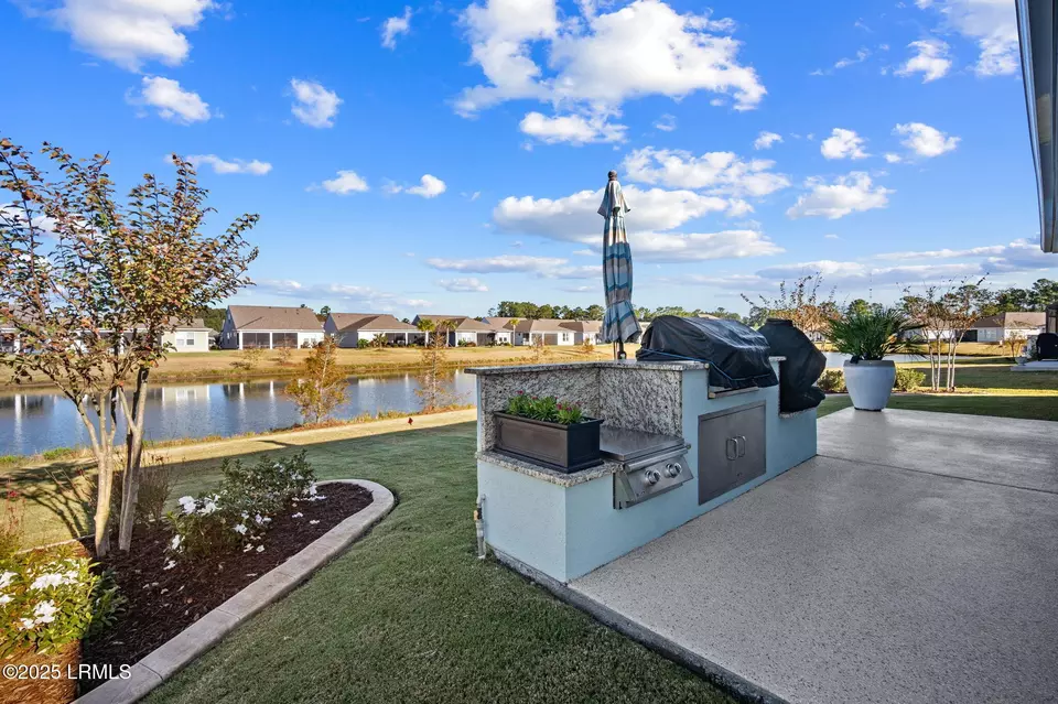 Exterior - 139 Heron Rd, Bluffton, SC 29910 photo 8 of 11