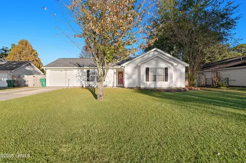69 Pelican Cir, Beaufort, SC 29906