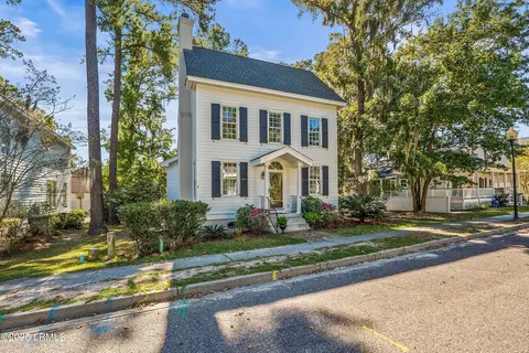 33 Brisbane Dr, Beaufort, SC 29902
