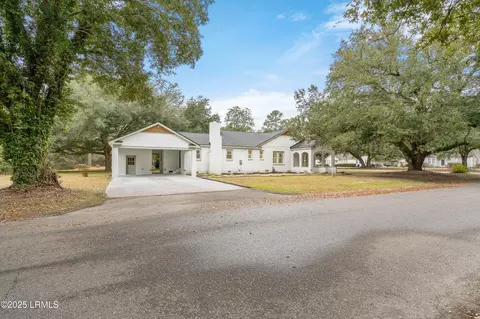 31 Church St N, Yemassee, SC 29945