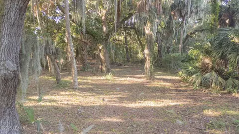 20 Harbor River Cir, Saint Helena Island, SC 29920