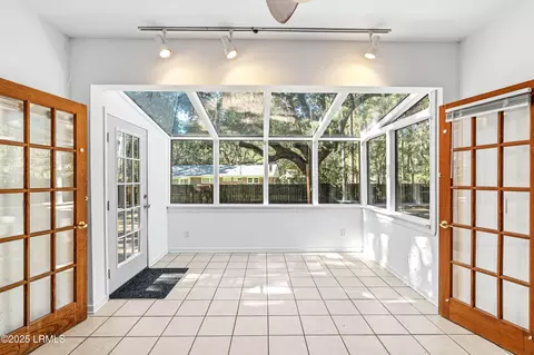 27 Ashley Dr, Beaufort, SC 29907