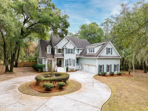 10 Walling Grove Rd, Beaufort, SC 29907