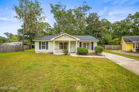 28 Ridenour Pl, Port Royal, SC 29935