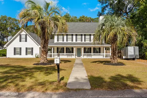 24 Christine Dr, Beaufort, SC 29907