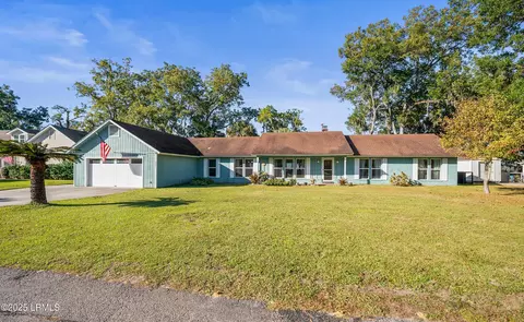5957 Pleasant Farm Dr, Beaufort, SC 29906