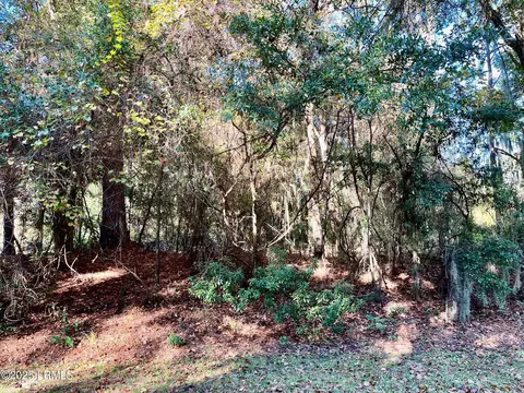 5 Shade Tree Ln, Lady's Island, SC 29907