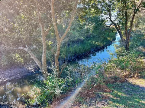 37 Little Creek Rd, Lady's Island, SC 29907