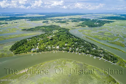 5 Claires Point Rd, Beaufort, SC 29907