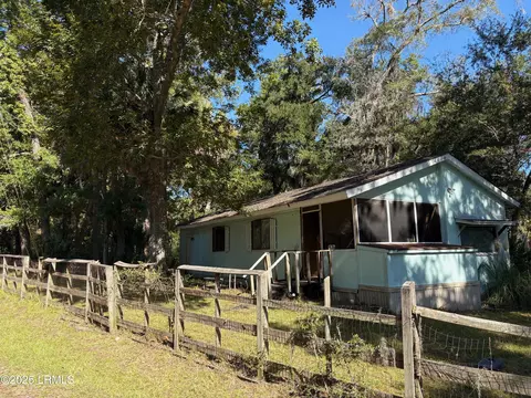 85 Sea Pines Dr, Saint Helena Island, SC 29920