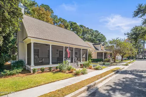 19 Brisbane Dr, Beaufort, SC 29902