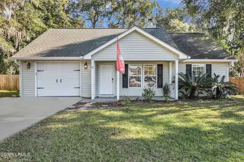 9 Spanish Moss Dr, Beaufort, SC 29907