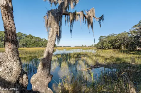 351 Brickyard Point Rd N, Beaufort, SC 29907