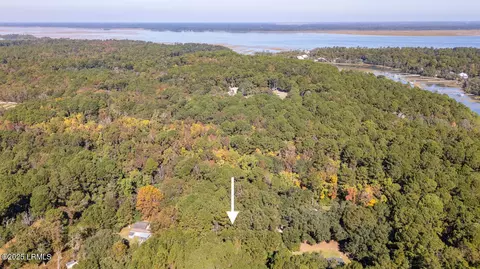 14 Maggie Lawton Ln, Lady's Island, SC 29907