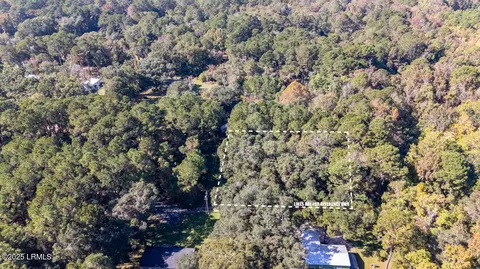14 Maggie Lawton Ln, Lady's Island, SC 29907