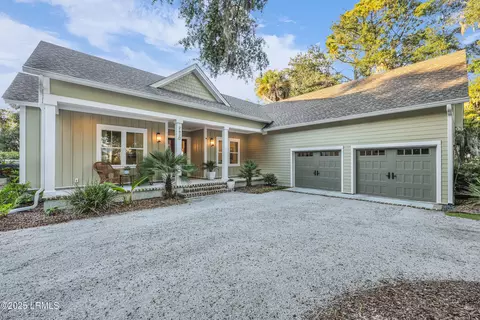 2420 Wilson Dr, Beaufort, SC 29902