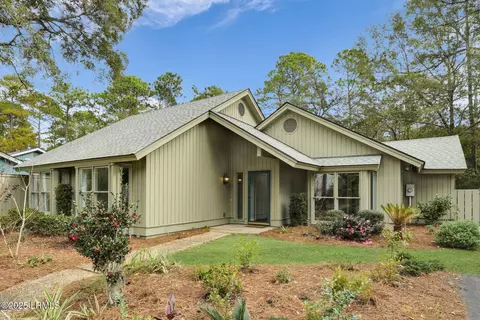7 Trails End Rd, Hilton Head Island, SC 29926
