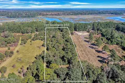 782 Strawberry Hill Rd, Ridgeland, SC 29936