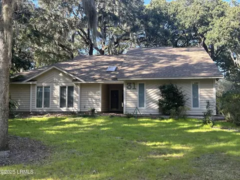 31 Chesterfield Lake Dr, Beaufort, SC 29906