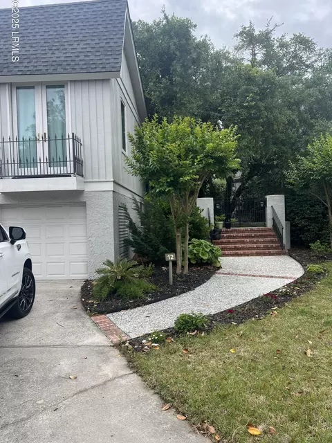 12 Oyster Landing Ln, Hilton Head Island, SC 29928