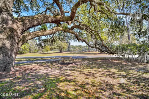 12 Governor Blake Dr, Beaufort, SC 29907