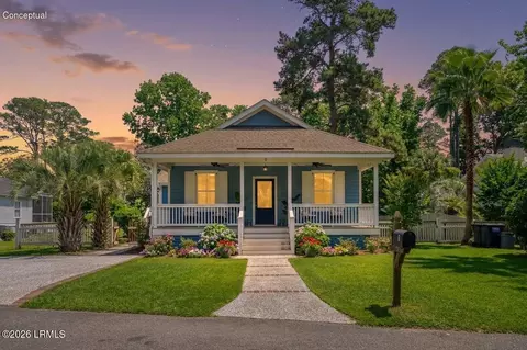 8 River Dr, Beaufort, SC 29907