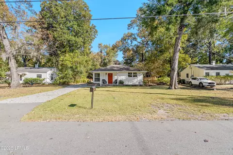 1810 Battery Park Dr, Port Royal, SC 29935