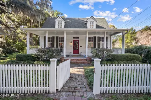 712 East St, Beaufort, SC 29902