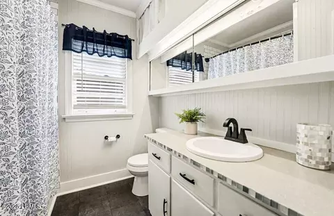 Bath - 411 Willard St, Hampton, SC 29924 photo 6 of 6