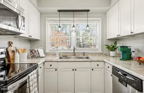 Kitchen - 411 Willard St, Hampton, SC 29924 photo 4 of 5