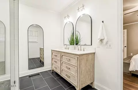 Bath - 411 Willard St, Hampton, SC 29924 photo 1 of 6