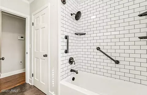 Bath - 411 Willard St, Hampton, SC 29924 photo 5 of 6